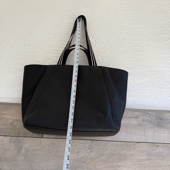 Kate Spade NY Rosie Pebbled Leather Large Tote Black Dual Handles Striped NEW - Picture 13 of 13